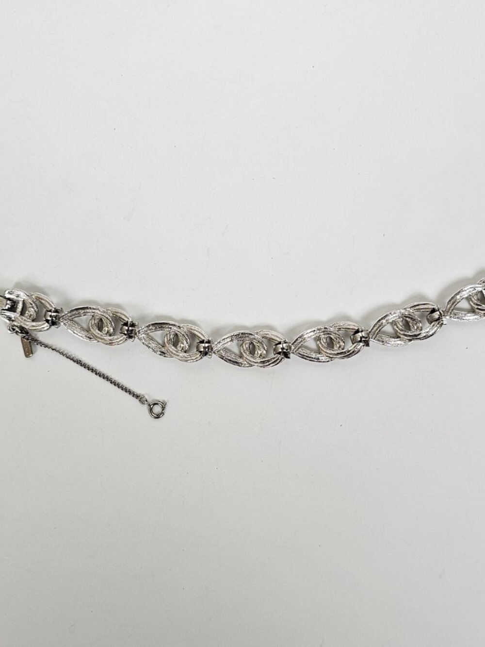 Vtg Monet MCM Bracelet Silver Tone Oval Textured Sculptural Rope Swirl Loop Link - Picture 7 of 13